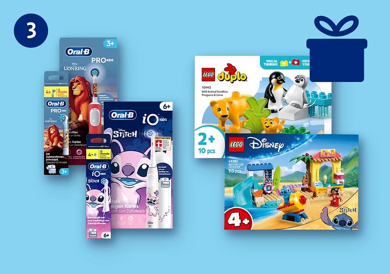 Drei Kinderzahnbürsten-Packungen von Oral‑B mit Disney‑Motiven (Der König der Löwen, Stitch) links und zwei LEGO‑Sets rechts: ein LEGO DUPLO mit Pinguinmotiv und ein LEGO Disney Strand‑Set mit Stitch, auf blauem Hintergrund ohne Punkt am Ende