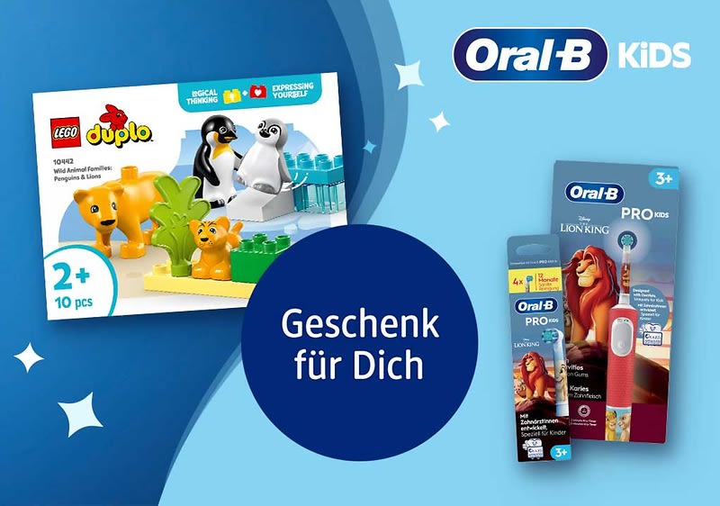 Auf hellblauem Hintergrund links ein LEGO DUPLO Set mit Tieren und Aufschrift „2+ 10 pcs“, rechts eine Oral‑B Kids elektrische Zahnbürste in Verpackung mit „The Lion King“-Motiv; mittig blauer Kreis mit weißer Aufschrift „Geschenk für Dich“