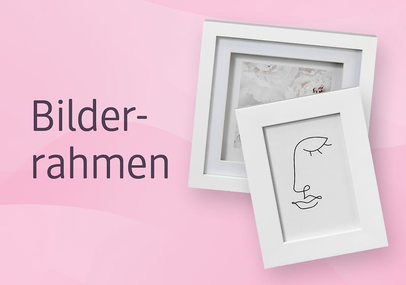 Zwei weiße Bilderrahmen auf rosa Hintergrund, links ein Rahmen mit Blumenmotiv, rechts ein Rahmen mit abstrakter Gesichtslinie, daneben der Text „Bilderrahmen“