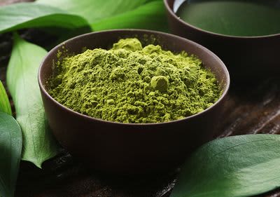 Grüner Tee ist zum Trinken und zur Pflege geeignet.