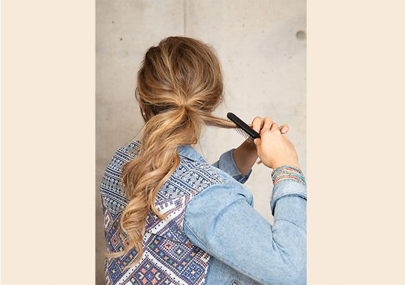 Boho-Zopf antoupieren
