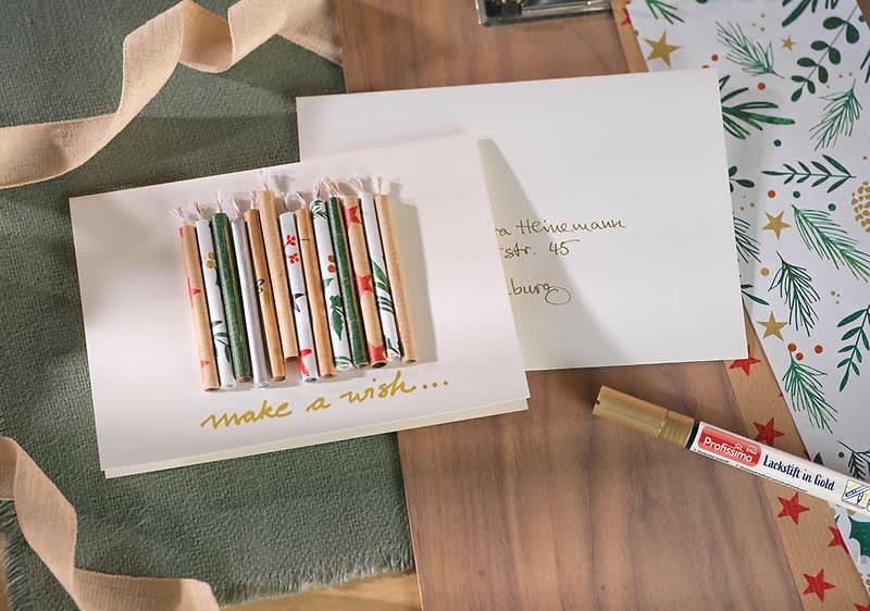 Weihnachtspost Geschenkpapierrresten