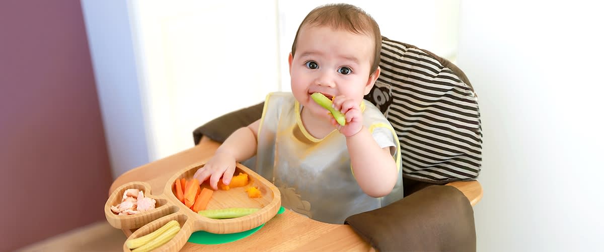 Fingerfood statt Brei. Baby Led Weaning ist im trend, wir sagen Ihnen warum.