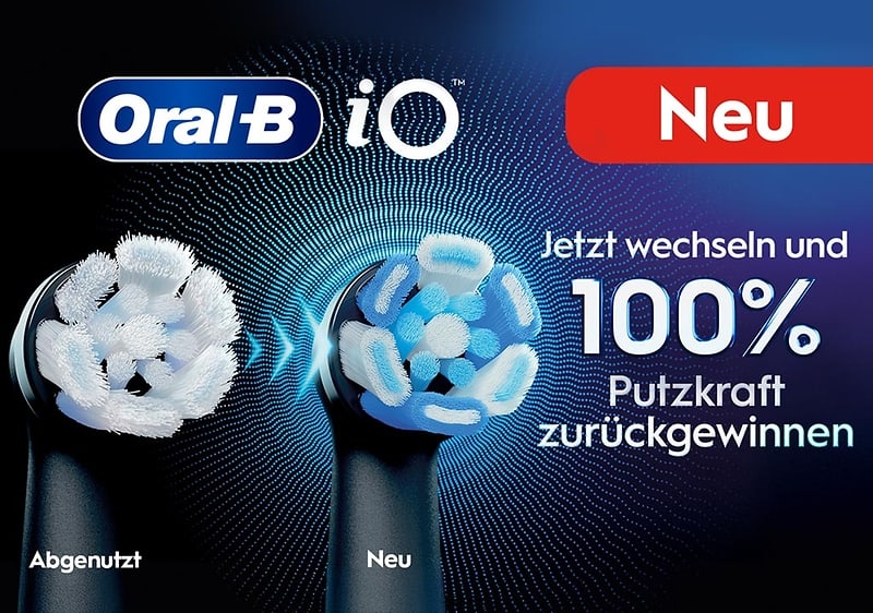 Zwei Zahnbürstenköpfe, abgenutzt und neu