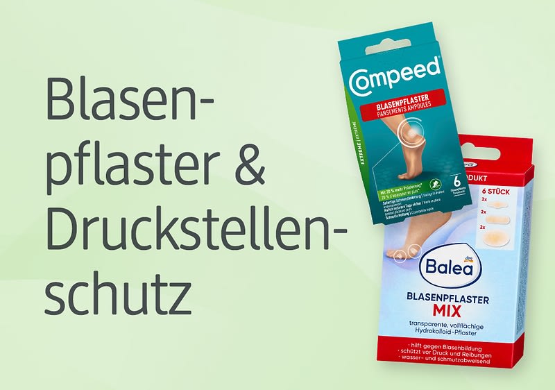 Verpackungen von Blasenpflastern der Marken Compeed und Balea. Compeed zeigt ein Fuß mit Pflaster, Balea hat ein Bild von Füßen und die Aufschrift „Blasenpflaster Mix“