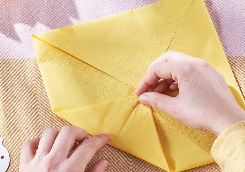 erneutes Falten der neue Entstandenen Ecken zum Mittelpunkt