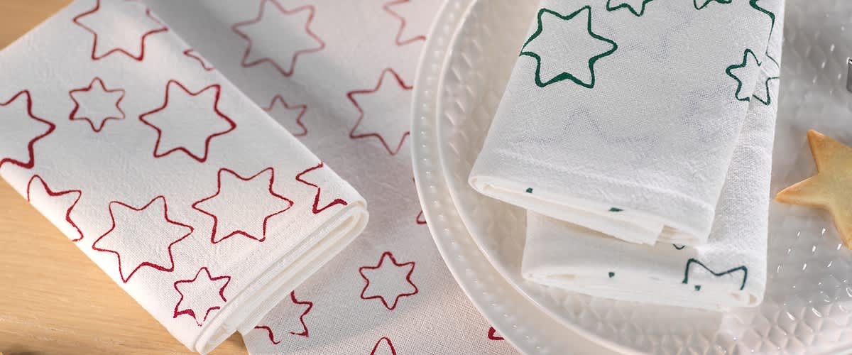 Servietten stempeln mit Keksausstechern Aufmacherbild