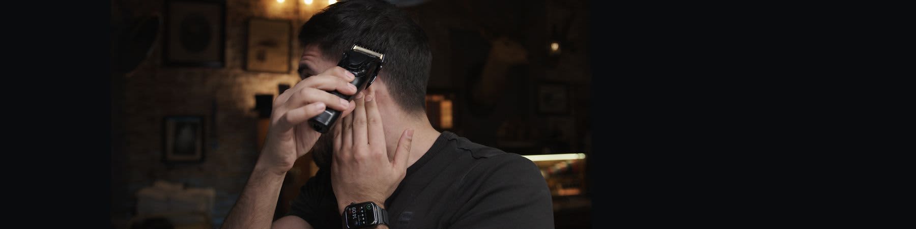 Haare trimmen mit dem elektrischen Haarschneider