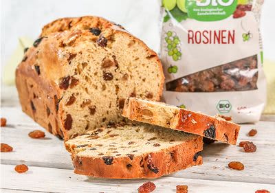 angeschnittenes gebackenes Rosinenbrot