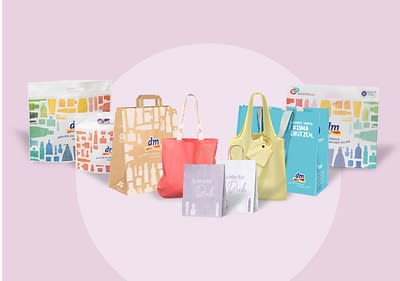 Tragetaschen bei dm in verschiedenen Farben und Größem