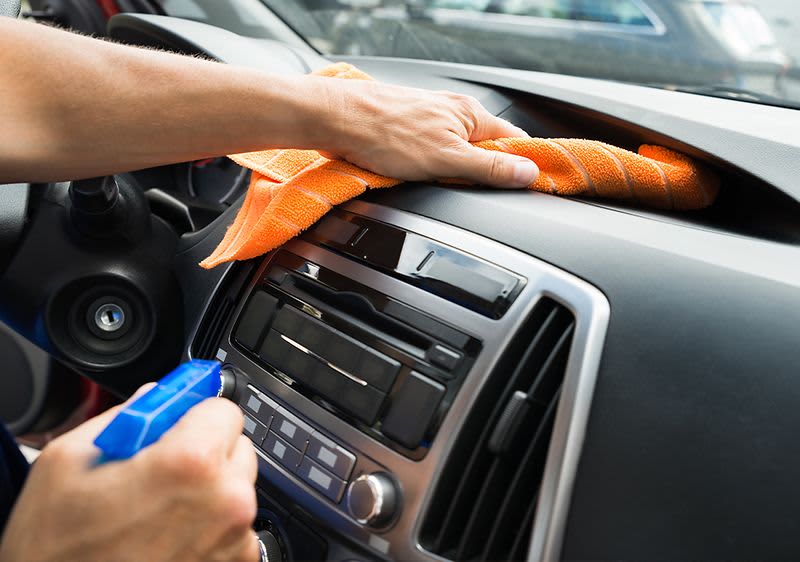 Auto innen reinigen