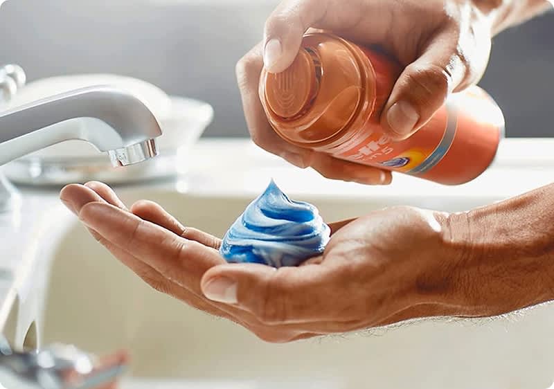 Die Gelformel des Gillette Fusion5 Rasiergels ist für sensible Haut geeignet.