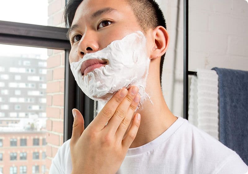 Das klassische Gillette Rasiergel ist ideal für empfindliche Haut.