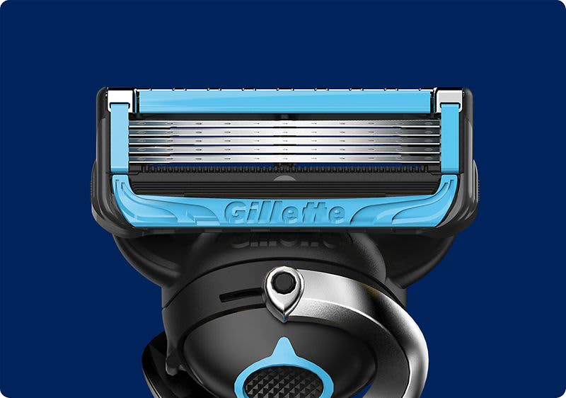 Der verbesserte Lubastrip des ProShield Chill Rasierers von Gillette hilft, die Haut vor Irritationen zu schützen.