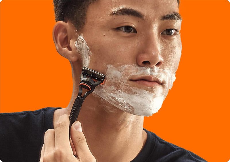 Die fünf Anti-Irritationsklingen des Gillette ProGlide Rasierers erwischen praktisch jedes Haar.