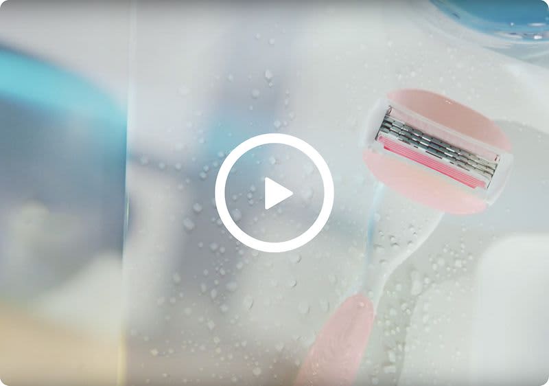 Gillette Venus präsentiert in diesem Video seinen Spa Breeze Rasierer.