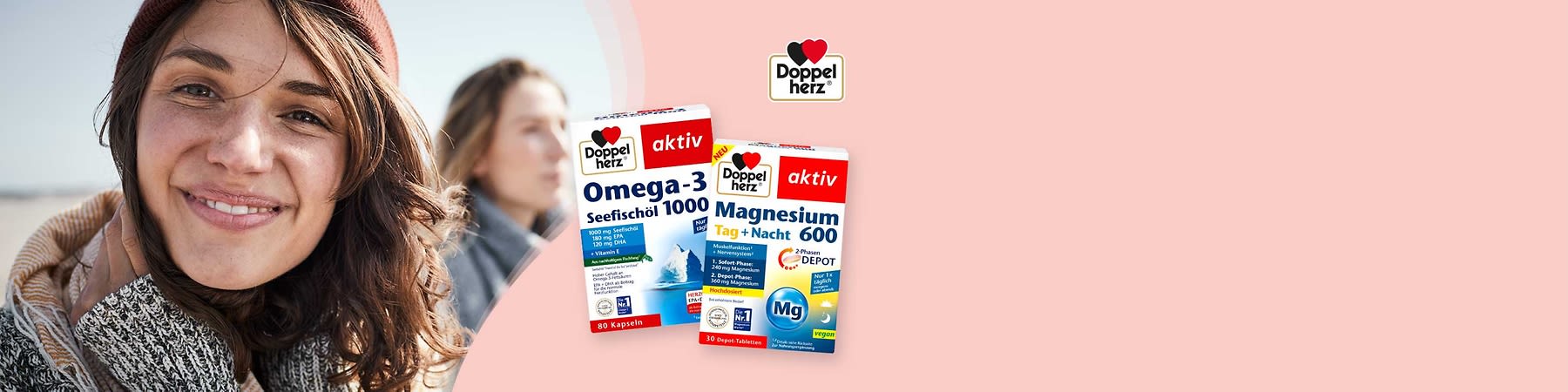 Zwei Doppelherz-Produktverpackungen vor hellem Hintergrund: links eine weiße und blaue Schachtel „Omega-3 Seefischöl 1000“ mit 80 Kapseln, rechts eine weiße und gelbe Schachtel „Magnesium Tag + Nacht 600“ mit 30 Depot-Tabletten und dem Hinweis „aktiv“ und „vegan“