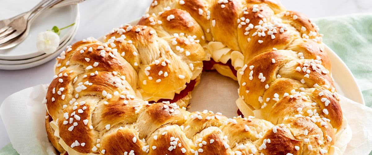 Hefeteigkranz in Herzform