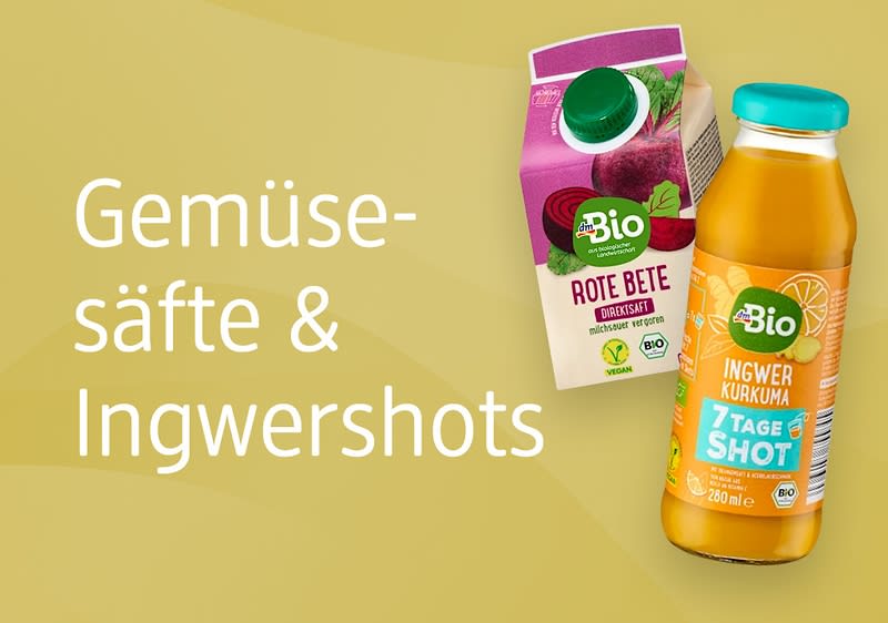 Zwei Getränkeflaschen mit Bio-Label, links ein roter Rote-Bete-Saft mit grünem Deckel, rechts ein orangefarbener Ingwer-Kurkuma-Shot mit türkisfarbenem Deckel, daneben der Text „Gemüsesäfte & Ingwershots“