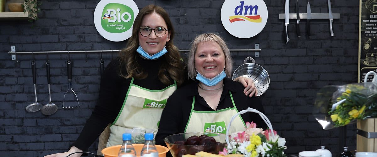 Predstavljena dm kuharica „Slano i slatko“