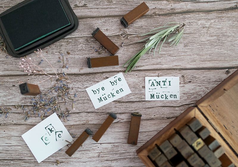 Otisnite naziv mirisnog ulja na etiketu