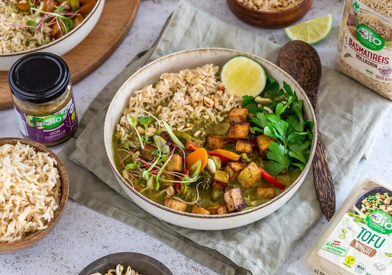 Zeleni curry s povrćem i tofuom