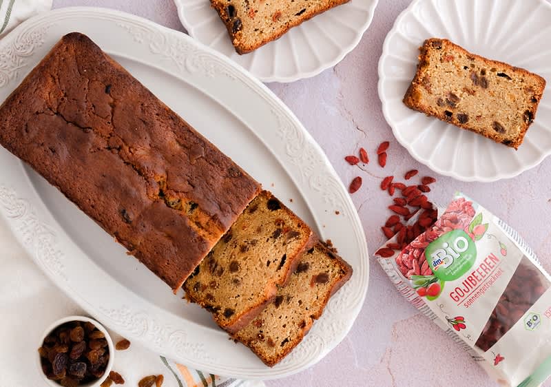 Čajni Kolač s goji bobicama i grožđicama