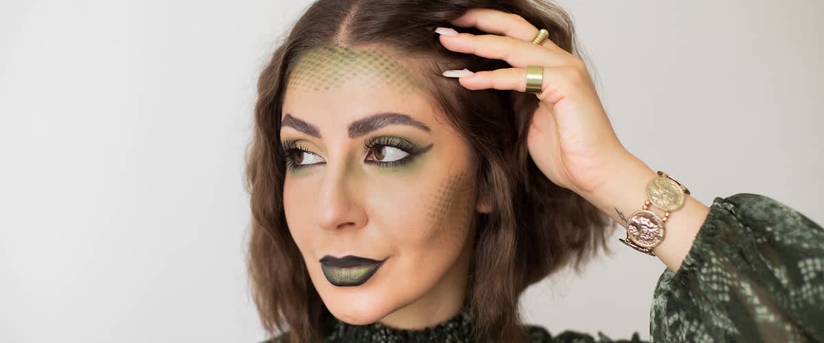 Halloween Make-up Look napravljen s mrežastim čarapama