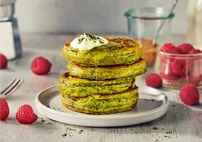 Matcha Zitronen Pancakes mit Reissirup