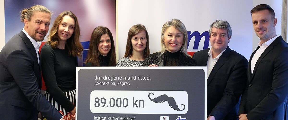 dm predaje donaciju Institutu Ruđer Bošković i iznosu 89.000 kn.