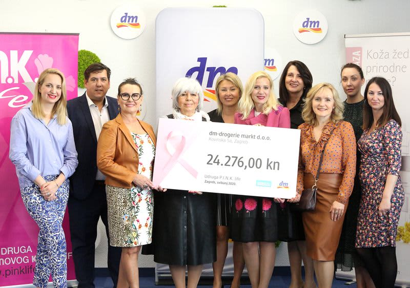 dm i Biobaza predali su donaciju od 24.276 kuna Udruzi P.I.N.K. life 