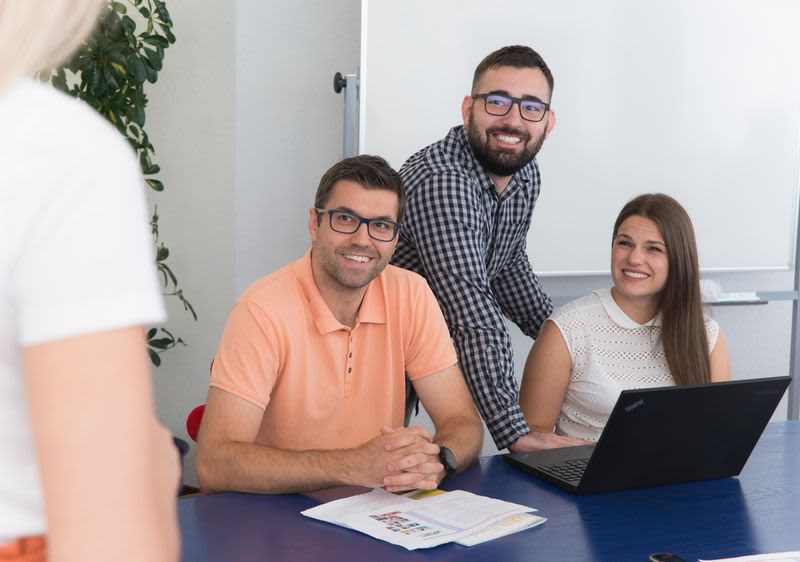 Zaposlenici na sastanku