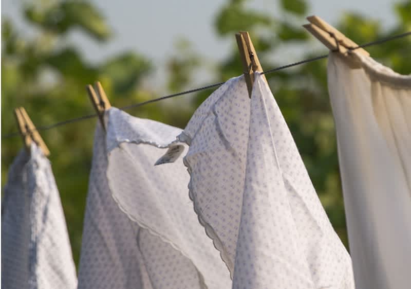 Čisto rublje suši se na štriku