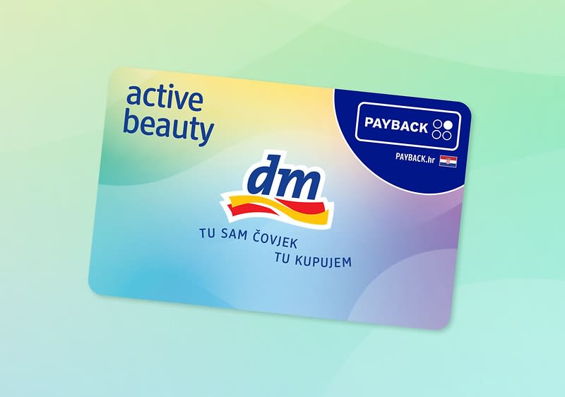 Kupac na blagajni predaje svpju karticu dm active beauty