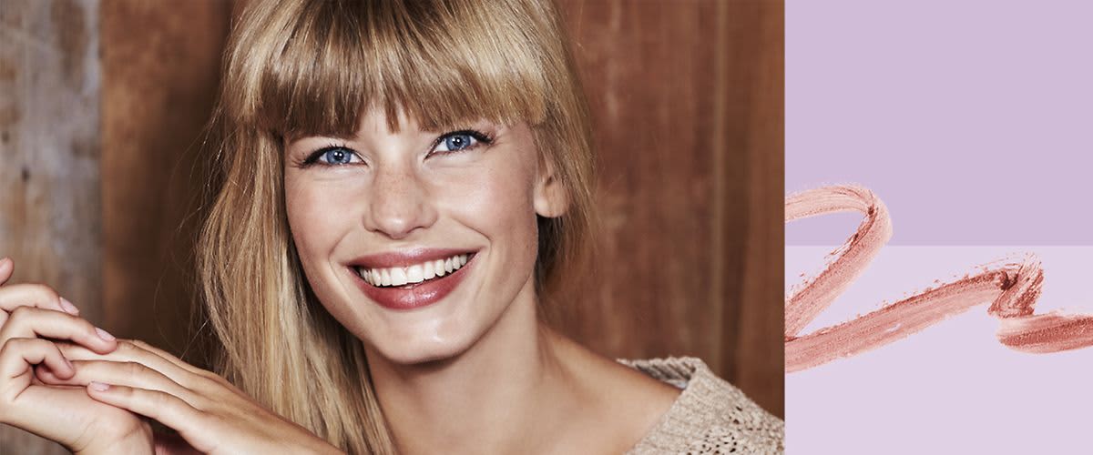 djevojka koja se smije