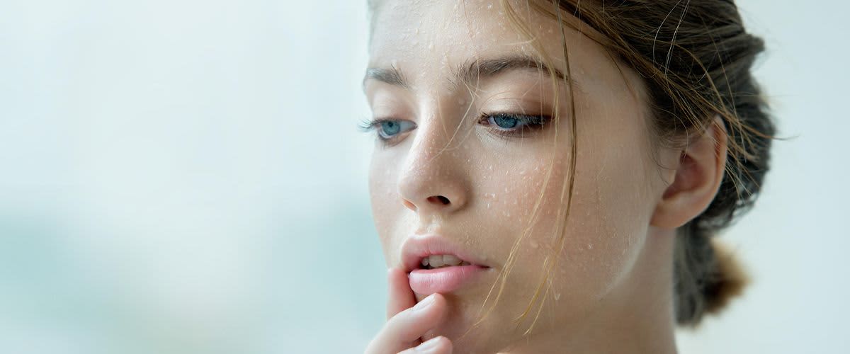 prirodno lijepa žena bez trunke šminke na licu