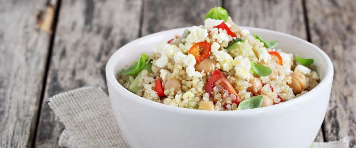 Salata od avokada i quínoe