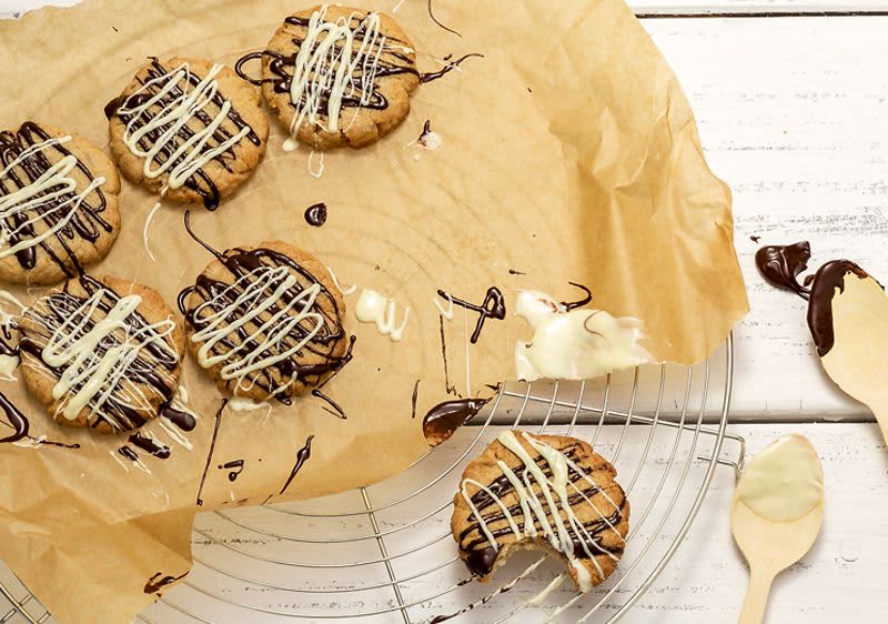 Recept za sladokusce: božićni keksi od đumbira i čokolade