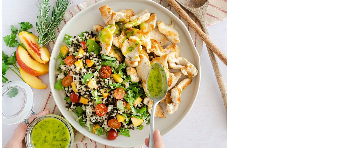 Ljetna pileća salata s bulgurom i beluga lećom