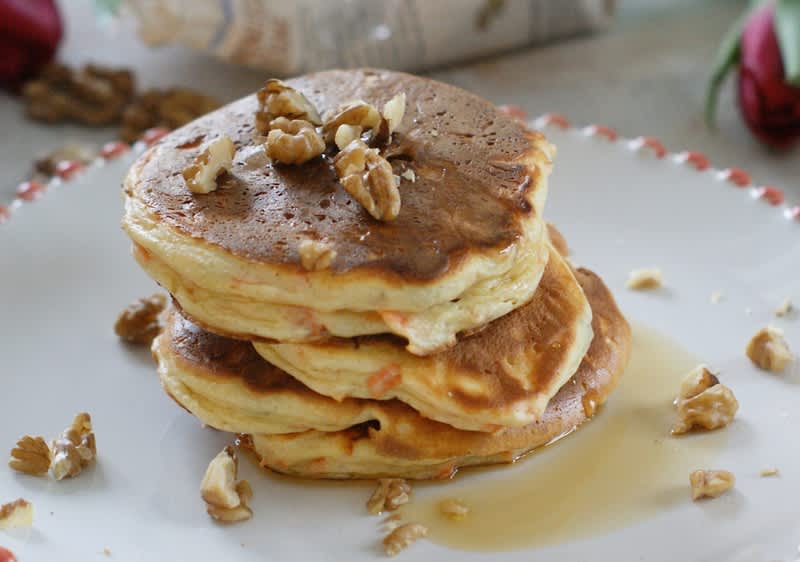 Poslužite tople s javorovim sirupom i prstohvatom cimeta