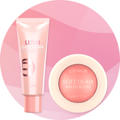 Eine rosa Tube von L'Oréal mit der Aufschrift „Lumi Glotion“ neben einem runden Catrice-Behälter mit „Soft Glam Baked Blush“