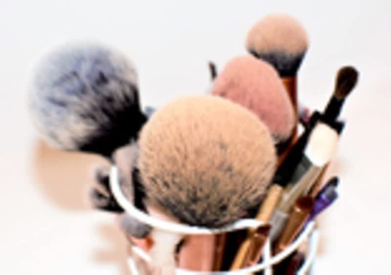 A sminkecset tisztítása