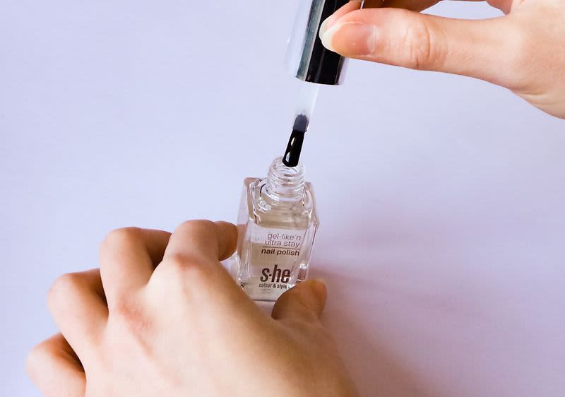 DIY csillámos körmök