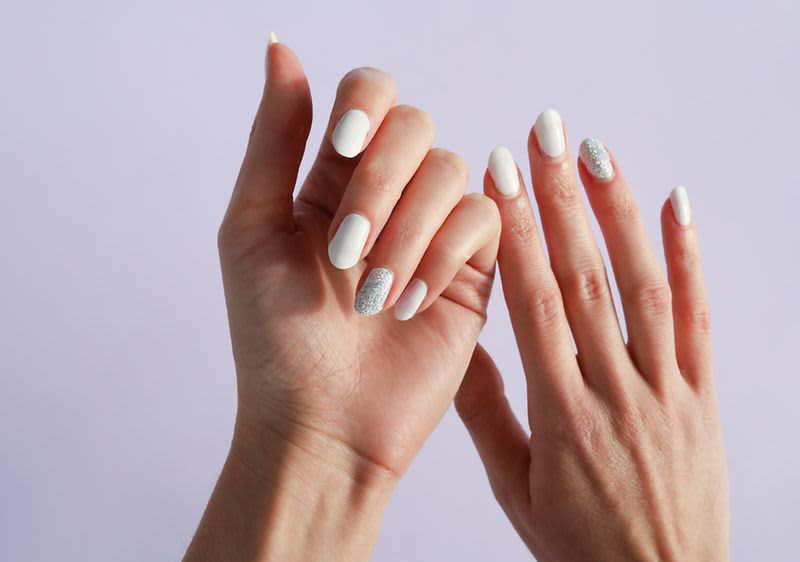 DIY csillámos körmök