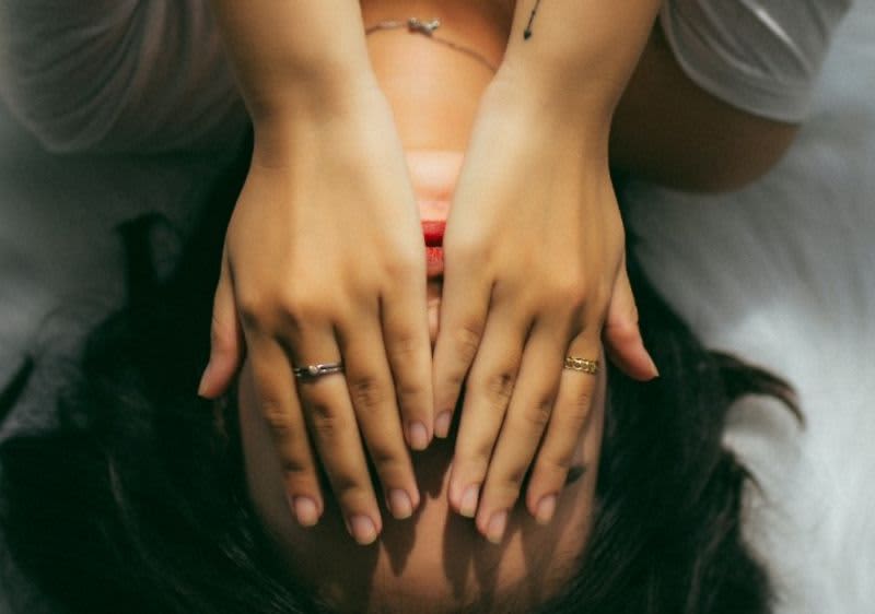 Mi segít a menstruációs görcsöknél?