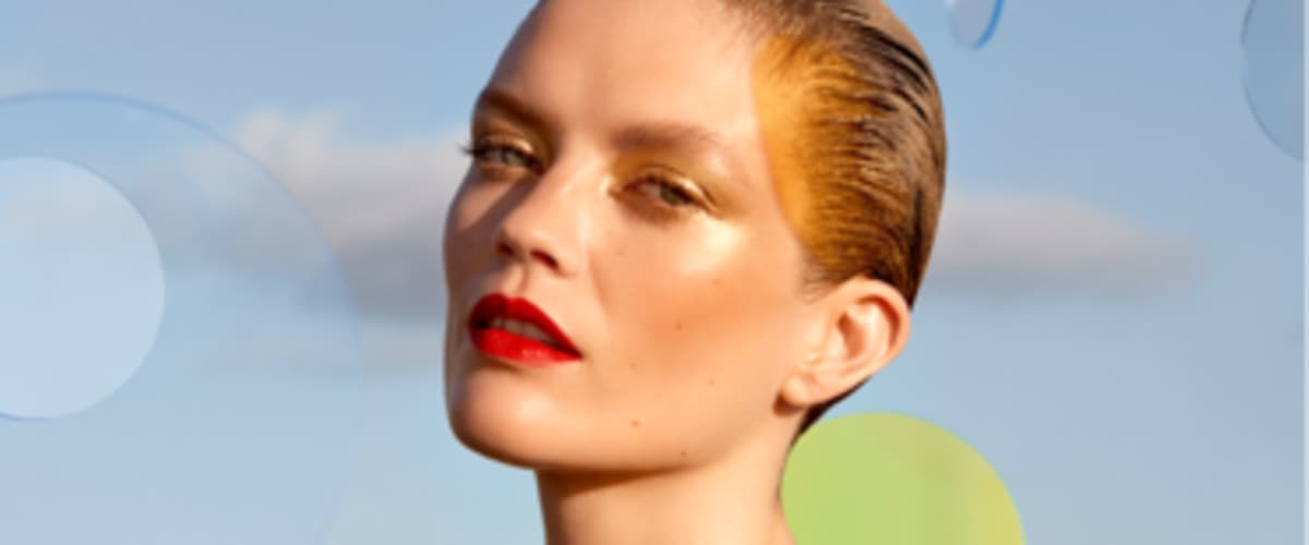 Frau mit roten Lippen 