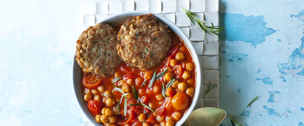 Paradicsomos csicseriborsó főzelék zabpelyhes fasírttal