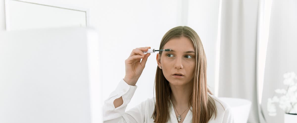 Így készítheti el a tökéletes skinny brows megjelenést