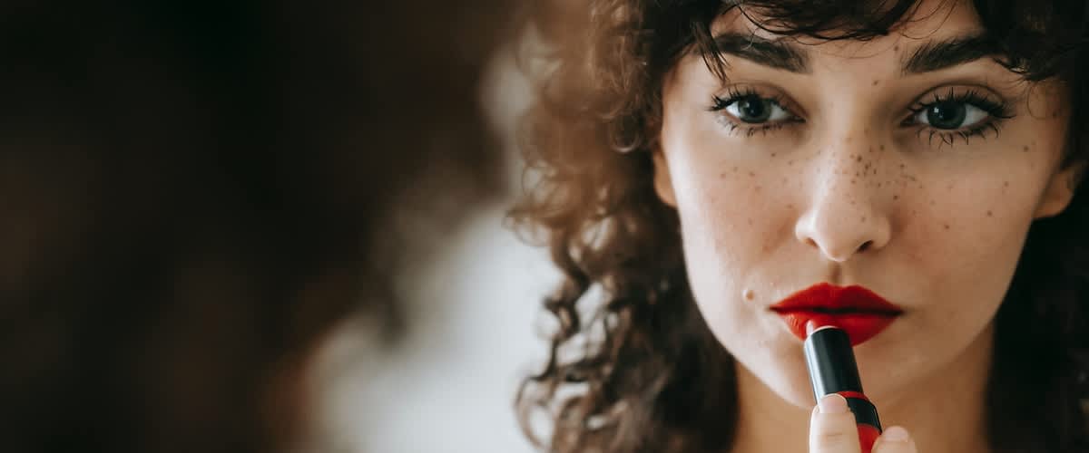 Ajakkontúr minden színhez és formához