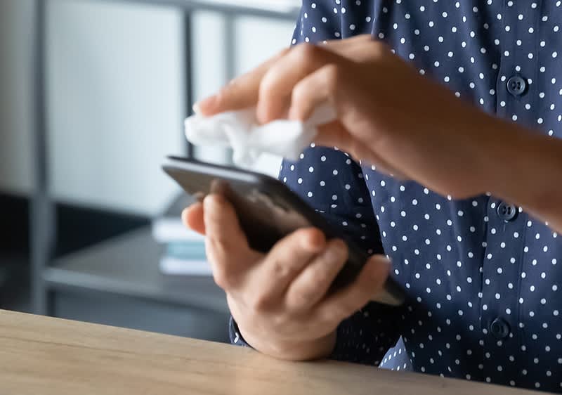 A mobiltelefon tisztítása